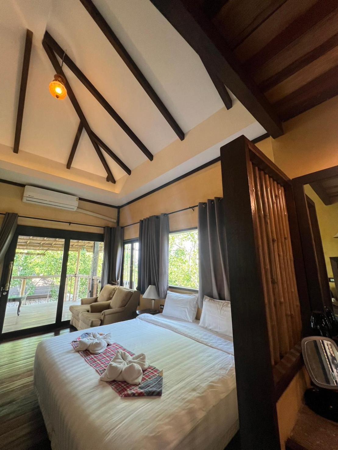 Relax House Lanta Old Town Hotel Ko Lanta Buitenkant foto