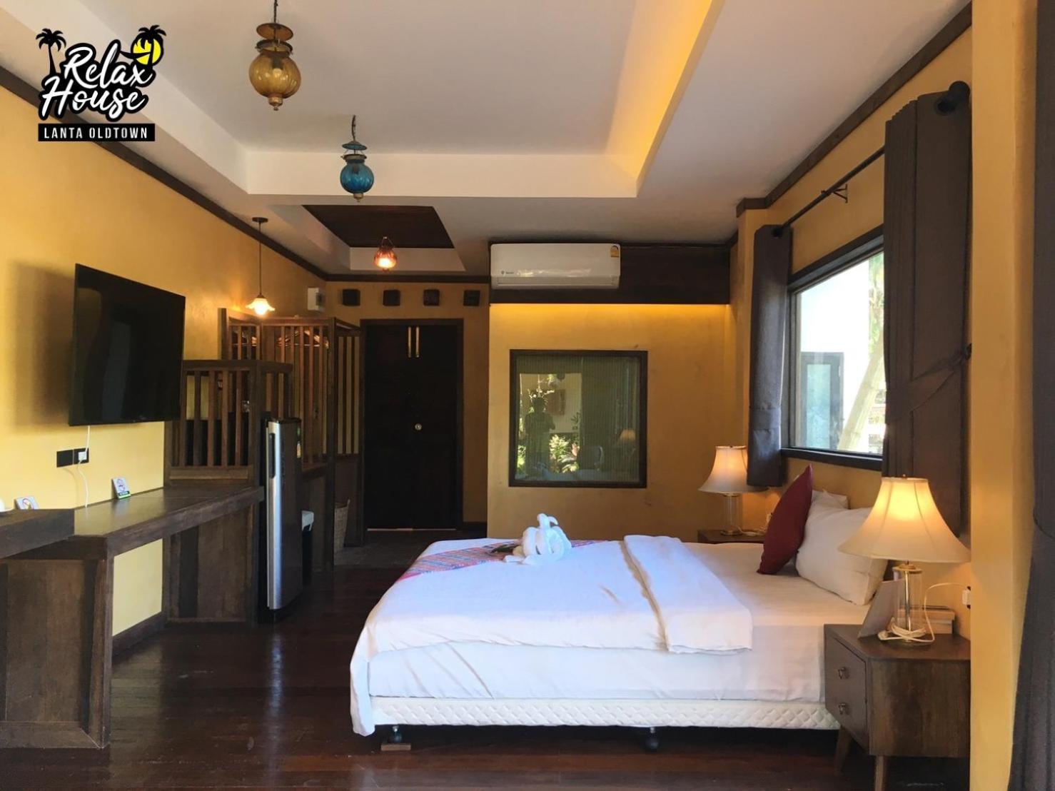 Relax House Lanta Old Town Hotel Ko Lanta Buitenkant foto