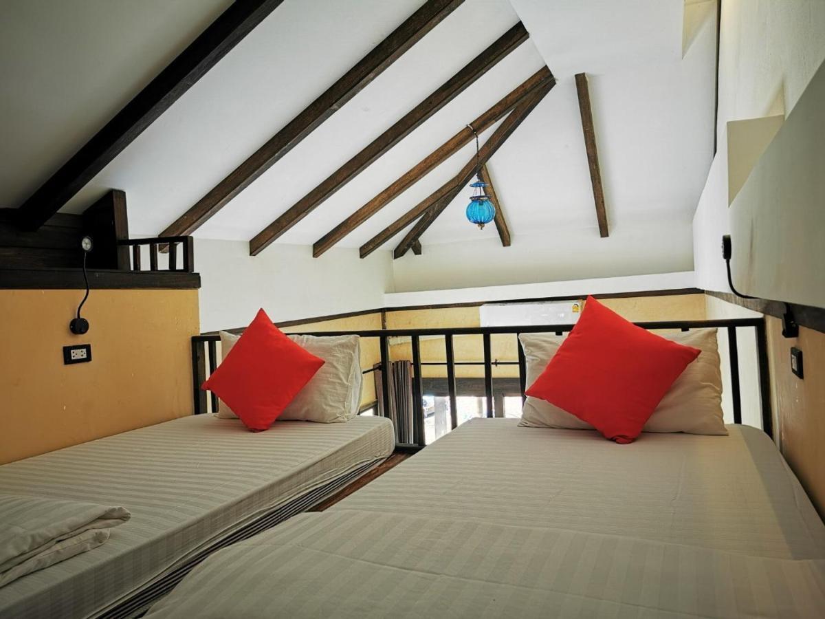 Relax House Lanta Old Town Hotel Ko Lanta Buitenkant foto