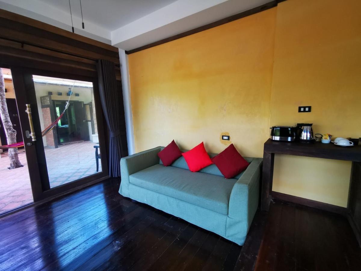 Relax House Lanta Old Town Hotel Ko Lanta Buitenkant foto